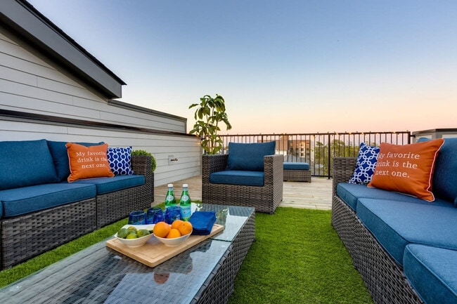 Photo - 1035 Scovel St Unit ID1312348P