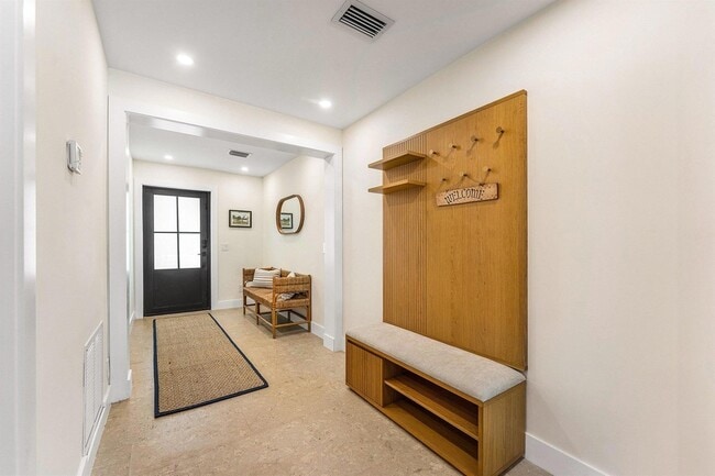 Photo - 1070 Marble Way