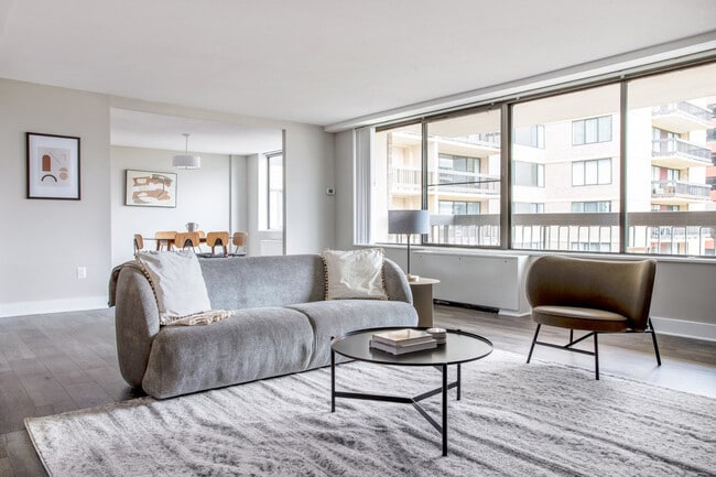 Building Photo - 1515 Richmond Hwy Unit ID8460A