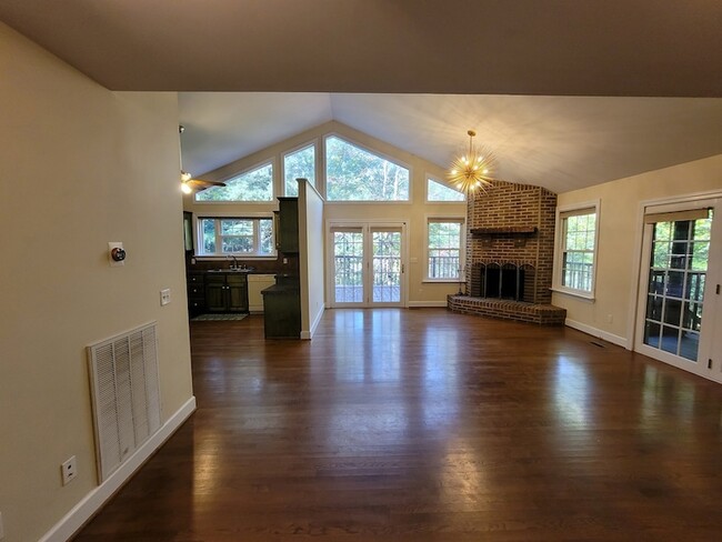 Photo - 235 Scenic Dr