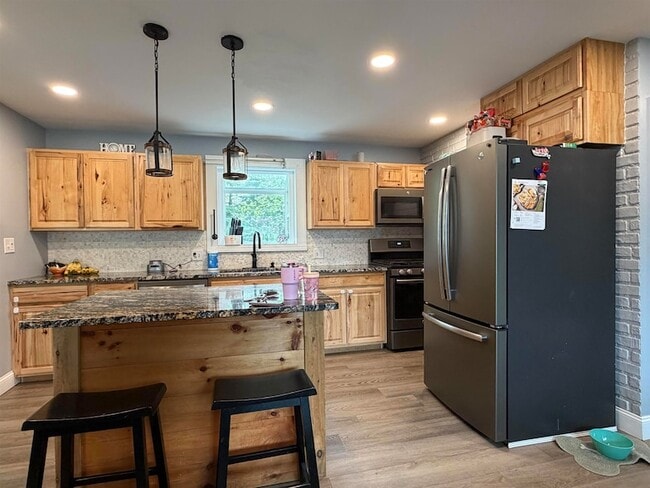 Photo - 34 B St