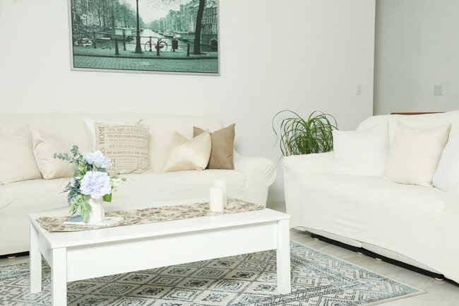 Building Photo - 14758 SW 39th Terrace Unit ID1273315P