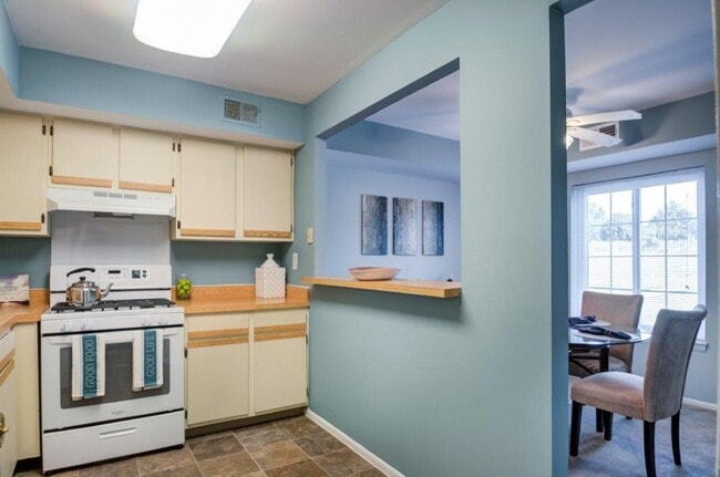 Photo - Montgomery Woods Townhomes