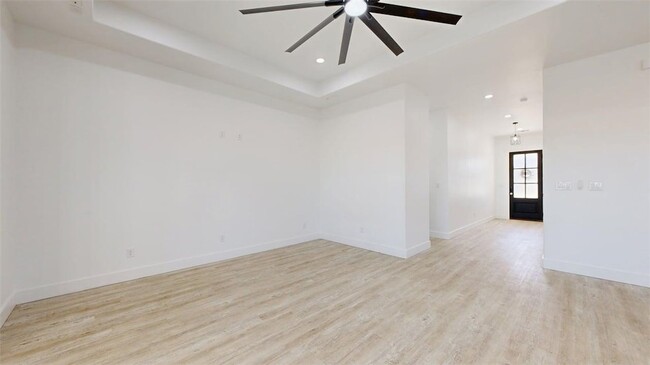 Photo - 4867 N Oakland Ln