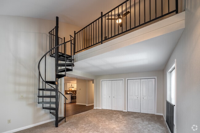 Interior Photo - Retro 511