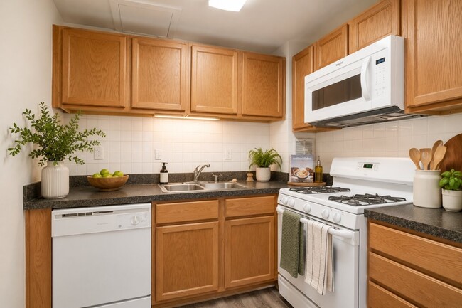 Photo - Willow Run at Mark Center Apartment Homes