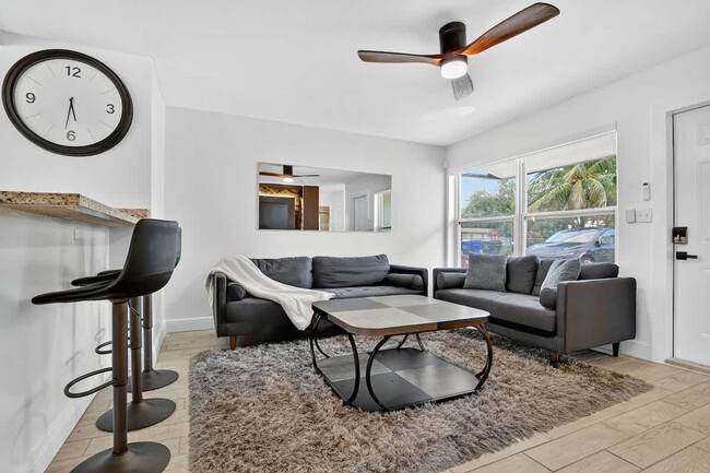 Building Photo - 6660 Custer St Unit ID1372318P