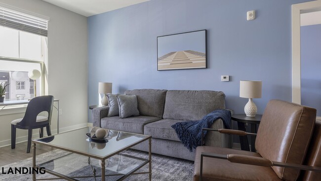 Building Photo - 1270 Hillcrest Dr Unit 2410