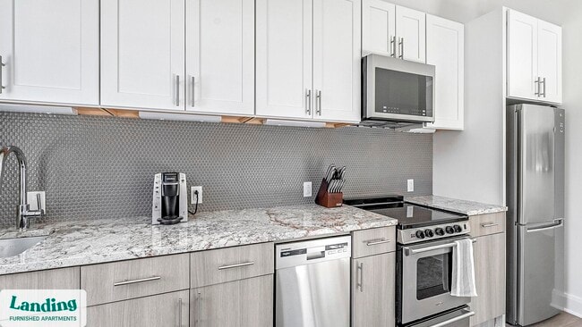 Photo - 425 20th St S Unit 203.579040