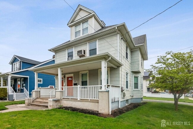 Photo - 104 Thompson St