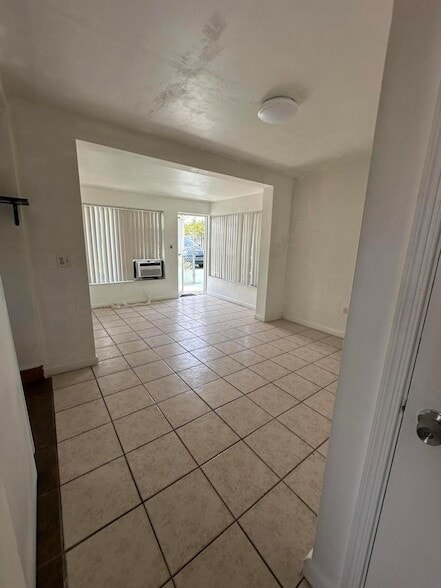 Photo - 1126 N H St