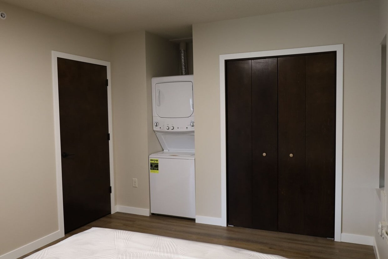 Floor Plan - Large Two Bedroom with Flexible Lease Terms