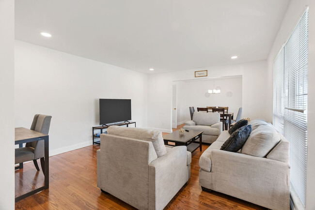 Photo - 5382 Kings Park Dr Unit SI ID1472891P