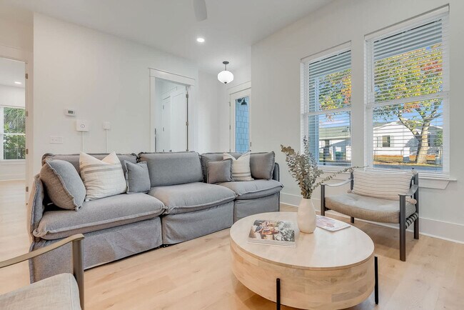 Photo - 223 E Lakeshore Dr Unit SI ID1511640P