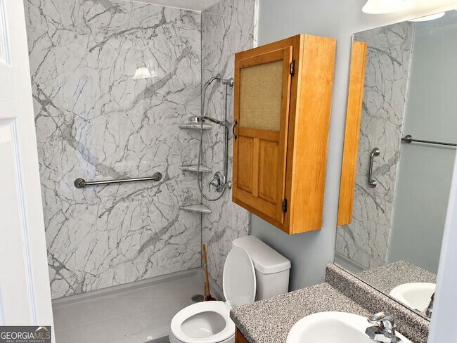 Photo - 561 Highland Pointe Dr