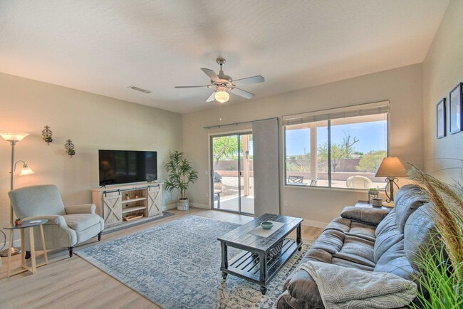 Building Photo - 15033 W Home Run Dr Unit SI ID1545708P