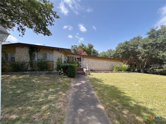 Building Photo - 1814 Crestridge Dr