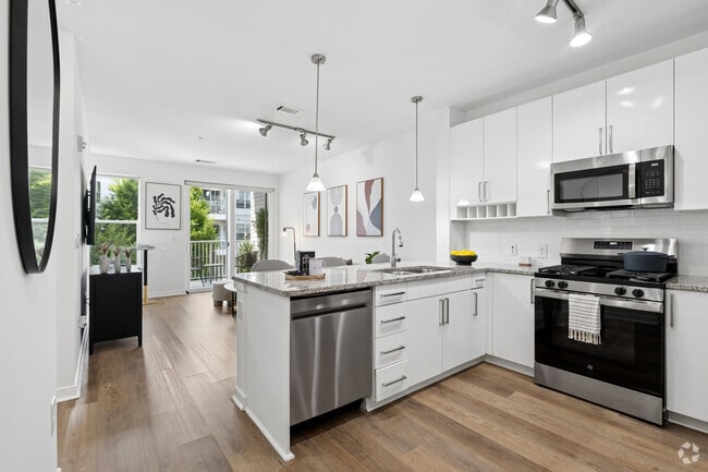 1BR, 1BA - 787SF - Kitchen - 75 Tresser Blvd Apartments