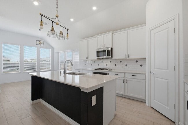 Photo - 700 Pistachio Pkwy