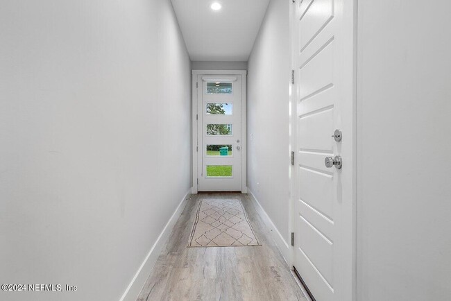 Photo - 803 7th Ave S