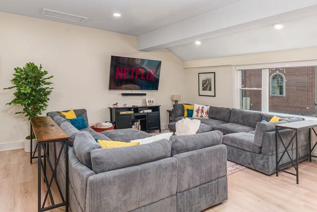 Building Photo - 70 Lake Ave Unit ID1302140P