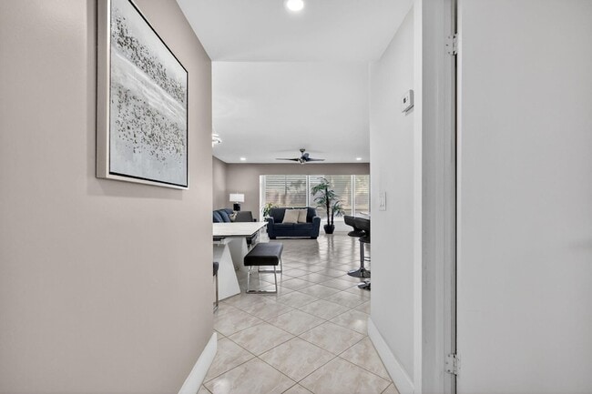 Photo - 492 Piedmont Ct