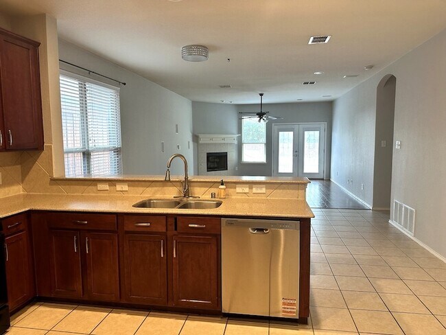 Photo - 5733 Pebble Ridge Dr