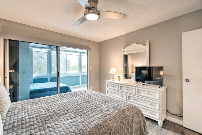 Photo - 1037 W Peppertree Dr Unit SI FL3-ID1546456P