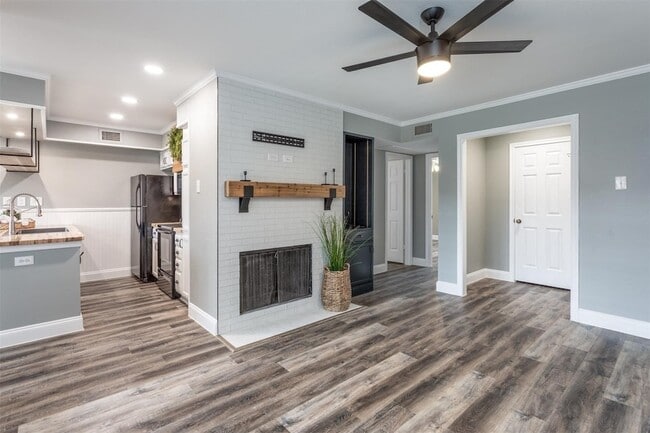 Photo - 16301 Ledgemont Ln Unit 283