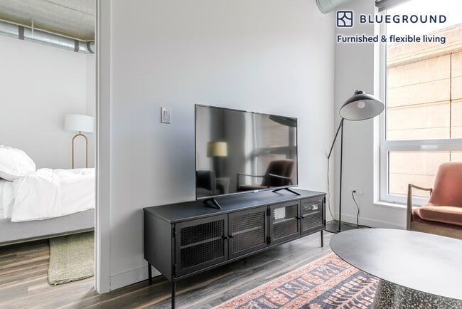 Photo - 61 W Erie St Unit FL2-ID1398