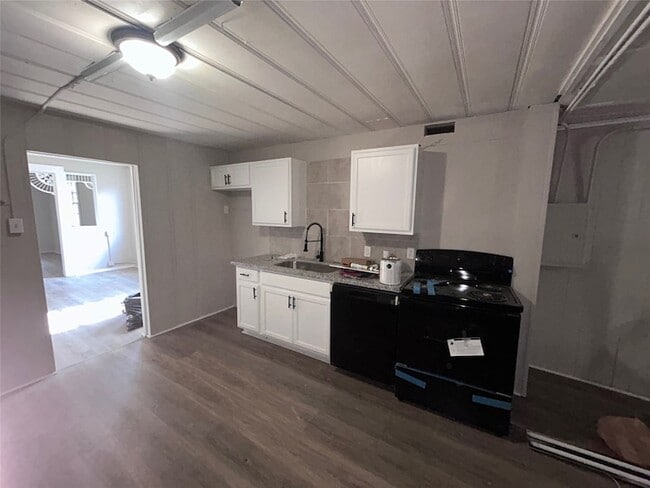 Building Photo - 931 9th Ave Unit 1