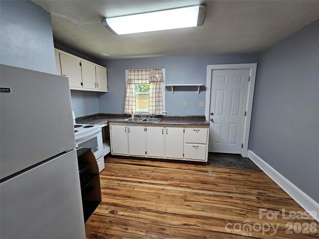 Building Photo - 1130 Camden Ave Unit B