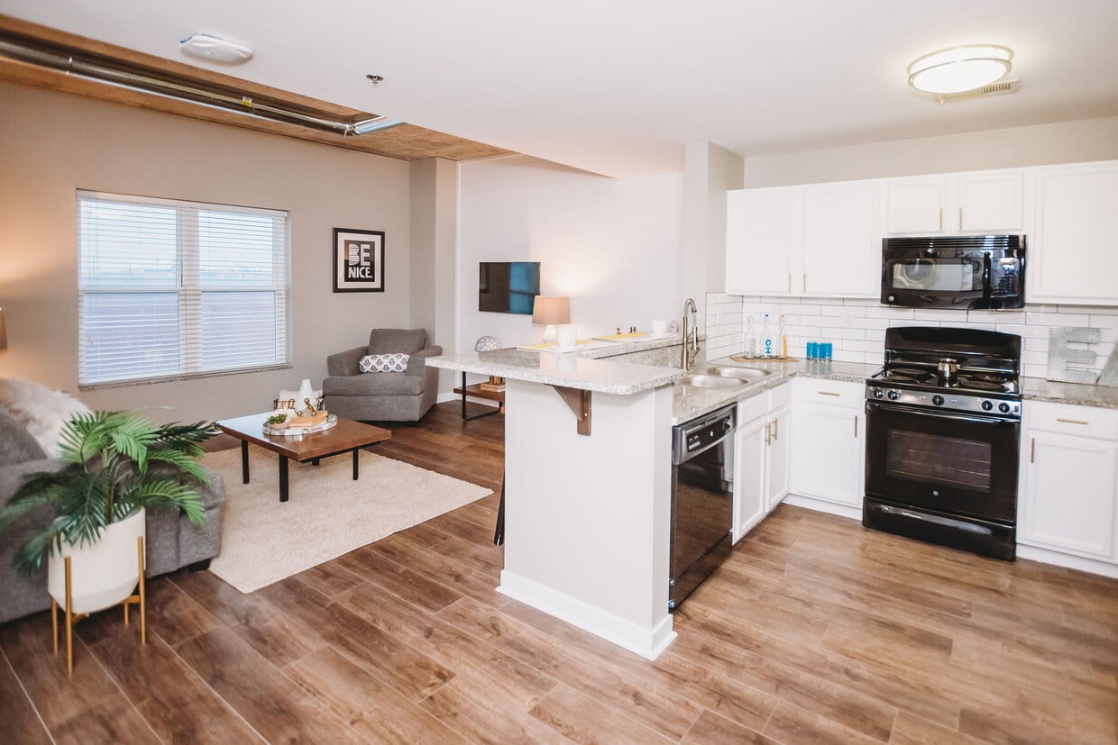 Floor Plan - 1BR/1BA - Amsterdam