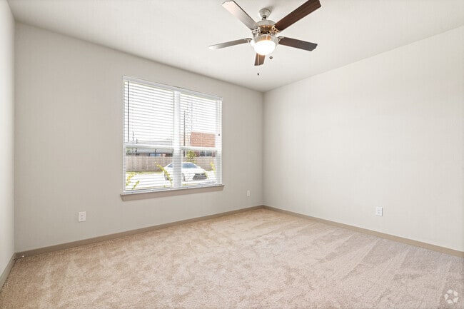 1BR, 1BA - 765SF - Primary Bedroom - Cole Creek Estates