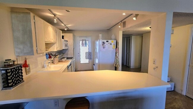 Building Photo - 3100 N Course Ln Unit 410