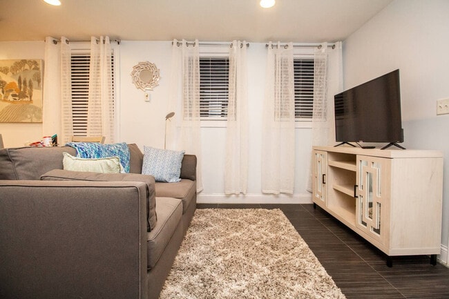 Building Photo - 22 Hancock St Unit SI ID1238081P