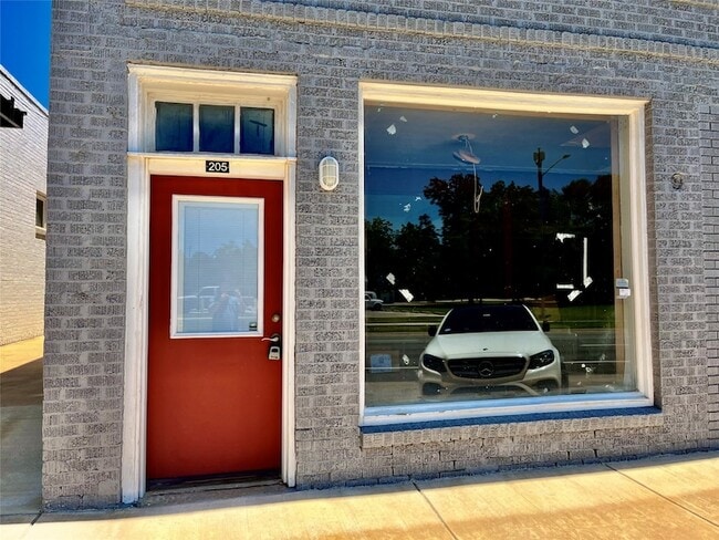 Building Photo - 311 S Locust St Unit 205