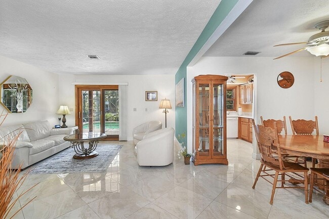 Photo - 1362 SW Knollwood Dr
