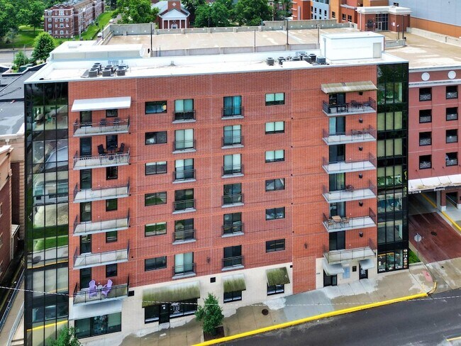 Photo - 1200 E Walnut St Unit 302