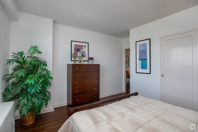 1BR, 1BA - 766 SF Model - Dorchester