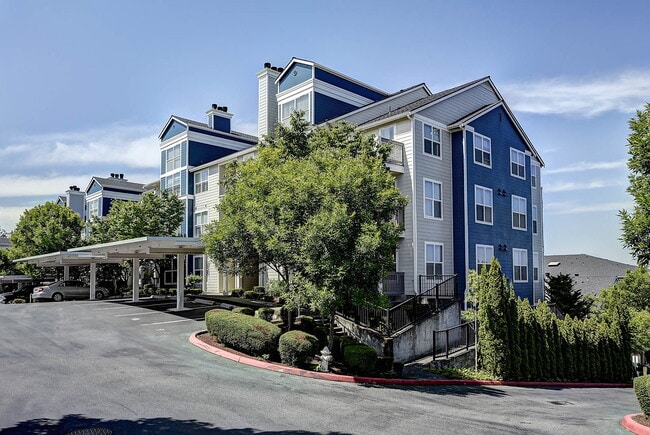 Building Photo - The Highlands at Wynhaven