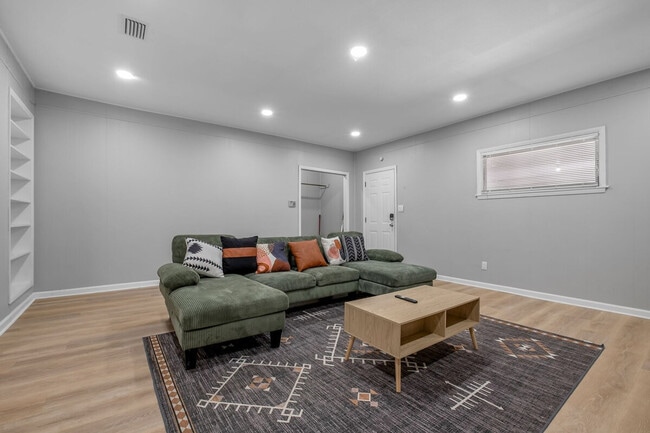 Photo - 214 Cactus St Unit ID1319928P