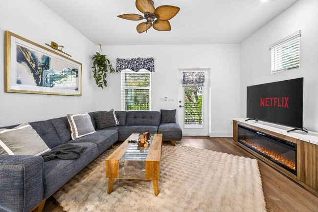 Building Photo - 1734 W Cherry St Unit ID1372960P