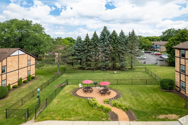 Dog Park and Patio - Brighton Square