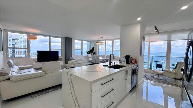 Building Photo - 3505 S Ocean Dr Unit 912