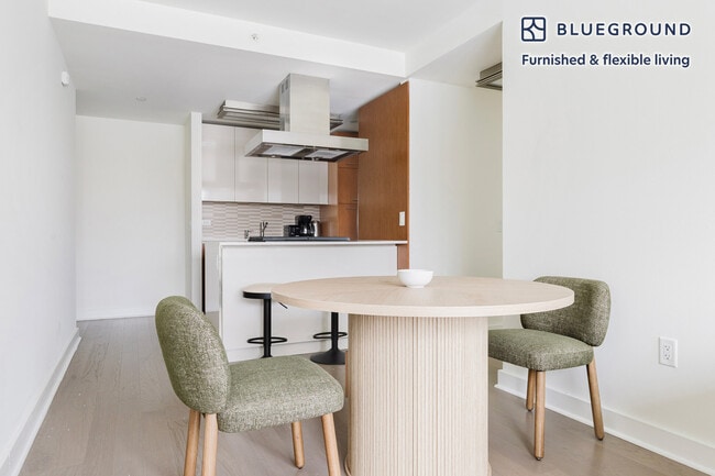 Photo - 450 W 42nd St Unit FL10-ID2157