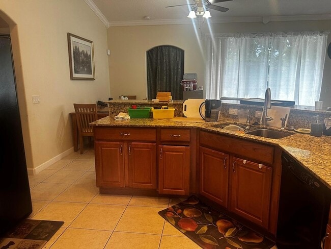 Photo - 464 SW Balfour Ave