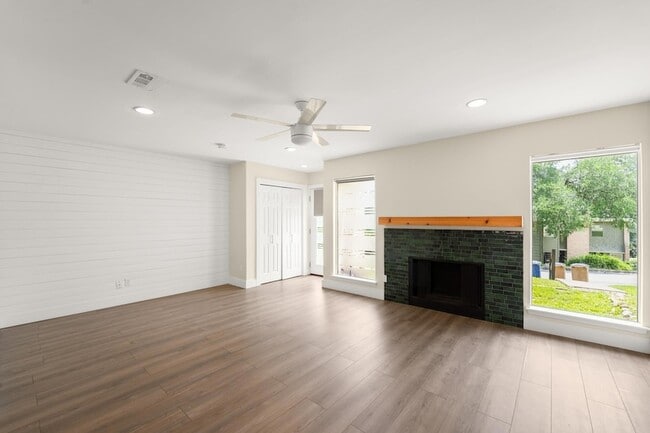 Photo - 6410 Chimney Creek Cir Unit B