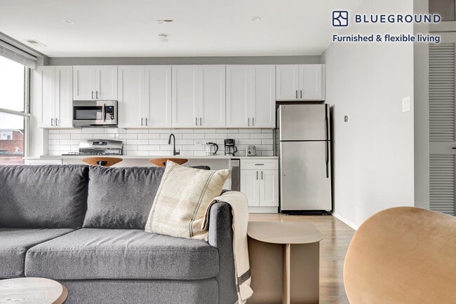 Photo - 911 W School St Unit FL3-ID472