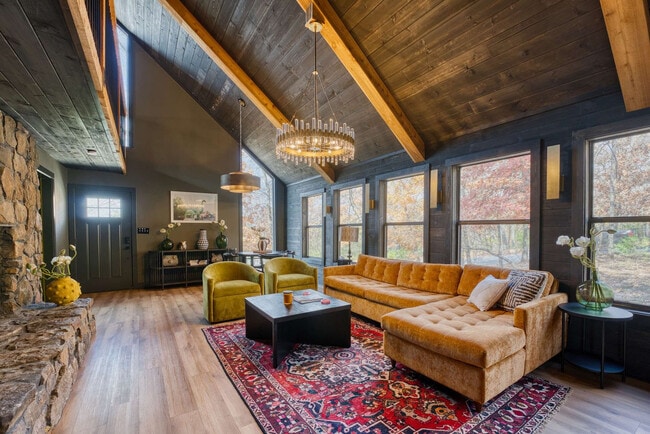 Building Photo - 1780 N Walnut Ave Unit ID1363339P